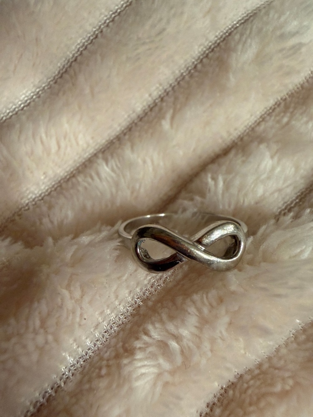Polished Silver Infinity Ring - Picture 2 of 4